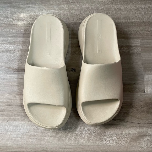 Zara Shoes - Zara Rubberized sandals 8 tan